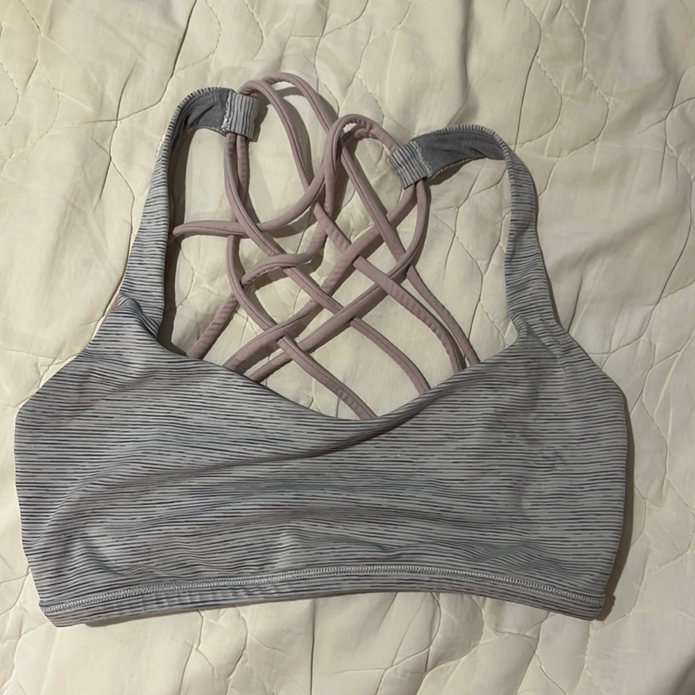 Lululemon sports bra